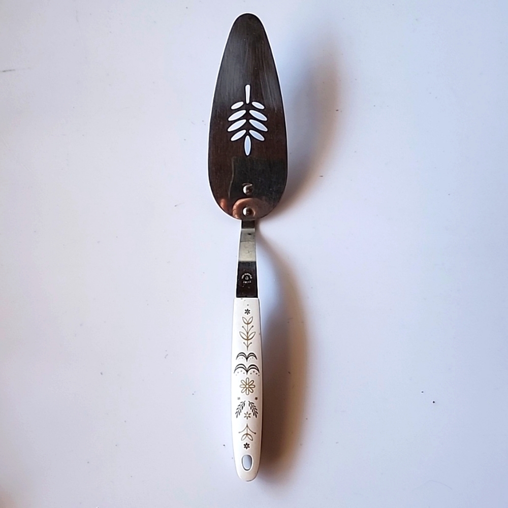 VTG.  Flint Arrowhead Slotted Stainless Harvest Wheat  Pie/Cake Server. USA